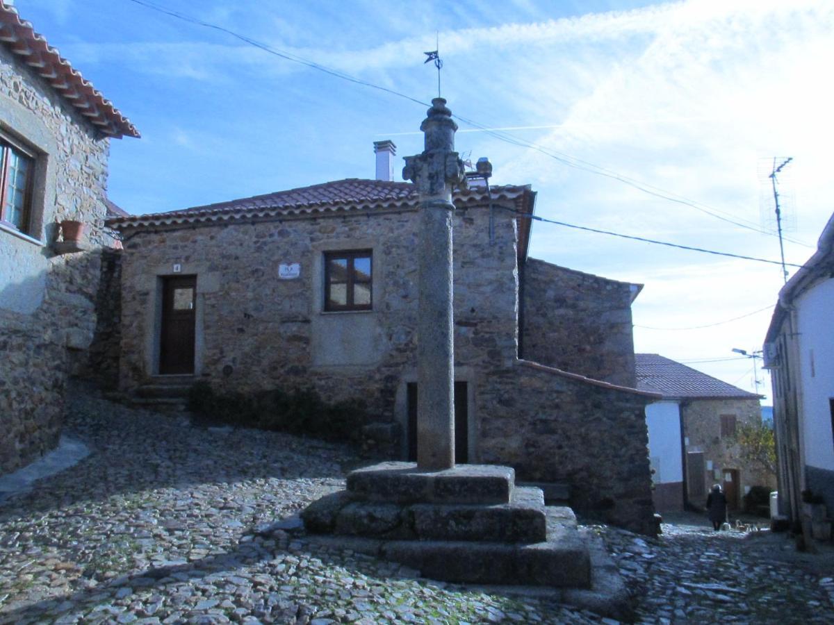 Villa Casinha Garcia Penha Garcia Exterior foto